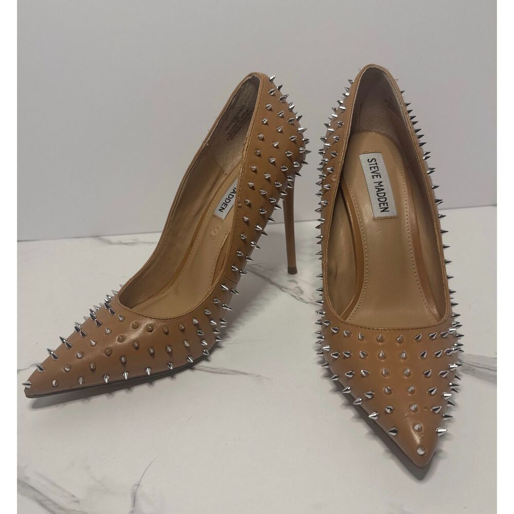 Steve Madden Vala Tan Nude Silver Spiked Studded Pointed Toe Pumps, Sz 7.5